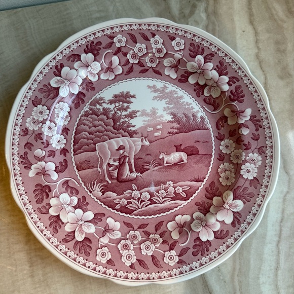 Spode Red and White Traditions Series Milk Maid Dinner Plate - Picture 2 of 7